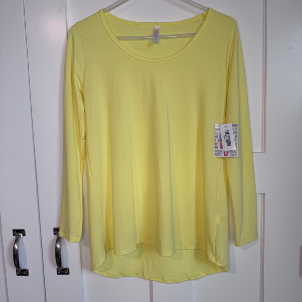 NWT LuLaRoe Lynnae Yellow Long Sleeve Shirt Women's Size Small Hi Low Hem Spring